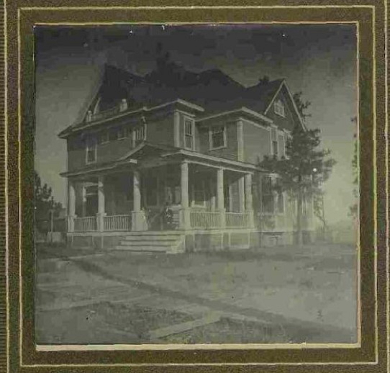 1899 House Bed & Breakfast
